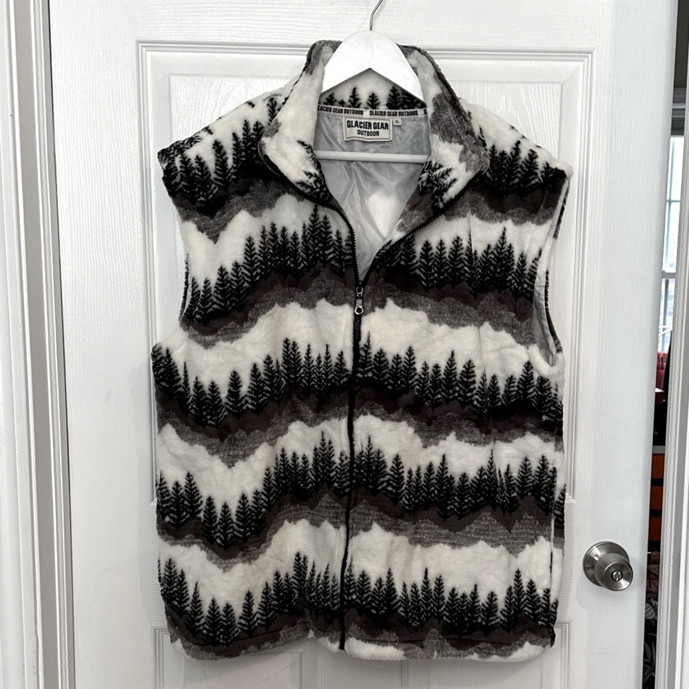Glacier Gear Outdoor Fleece Vest Black & White trees pockets full zip XL
